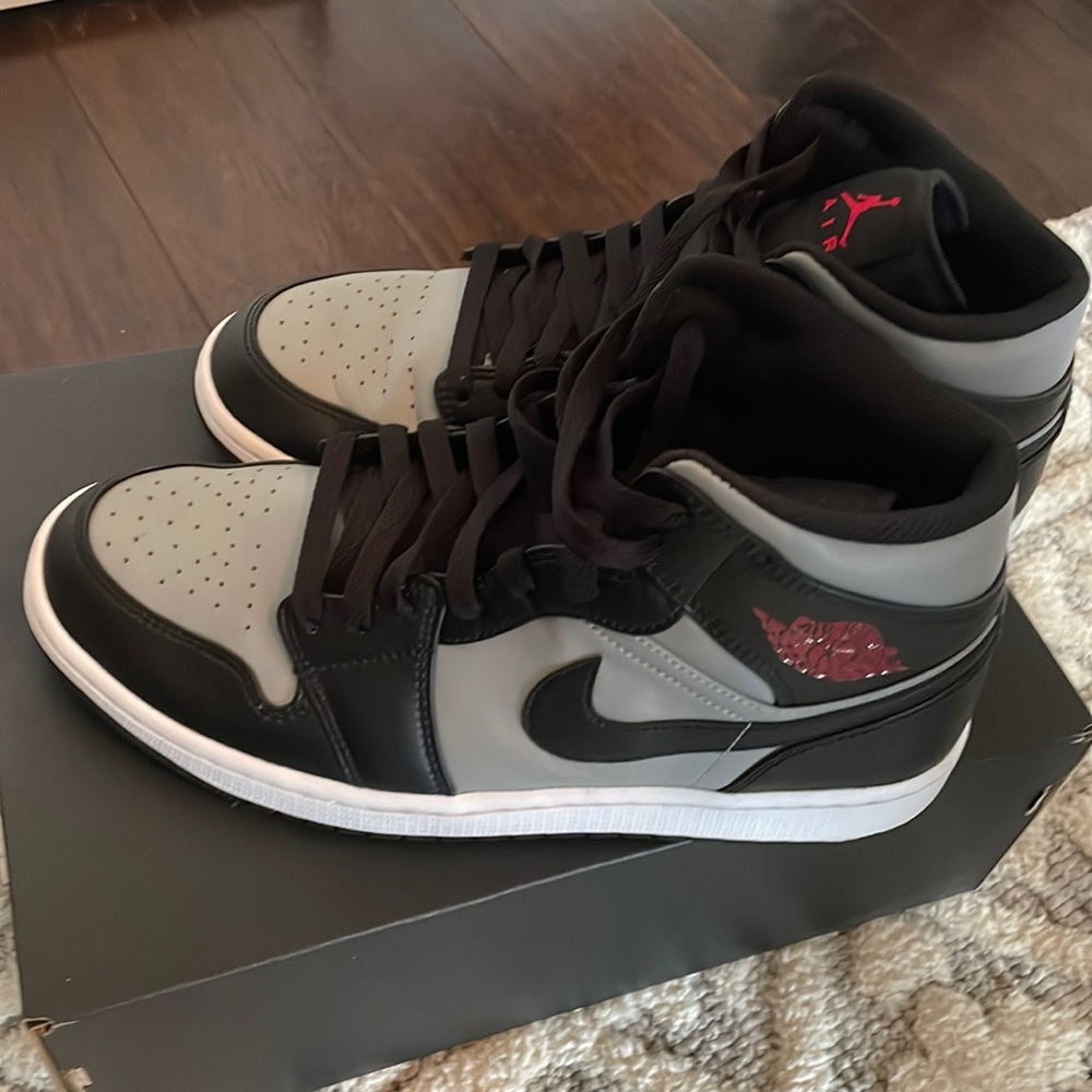 Air Jordan 1 Mid Shoes - Mens 10